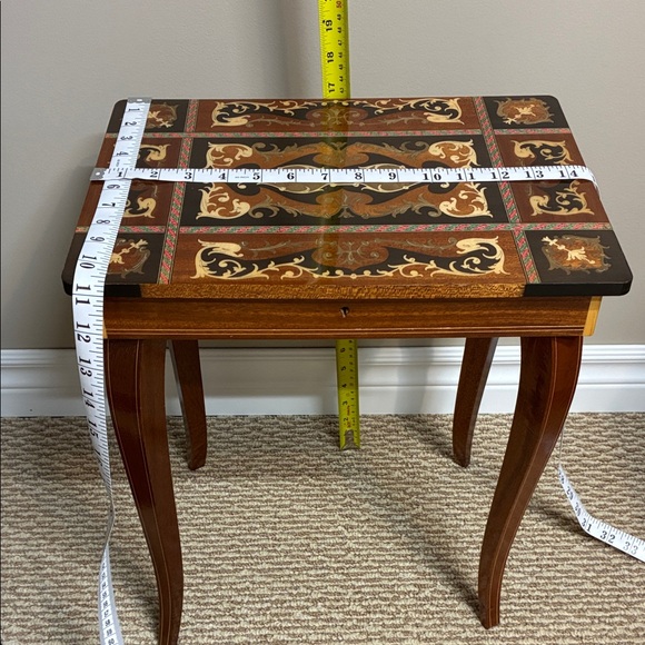 Vintage Italian Music Jewelry Table w Inlaid Marquetry; Swiss Music-'Love Story' - Picture 15 of 16